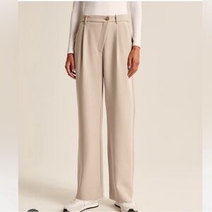 NWT A&F Tailored Relaxed Straight Leg Criss-Cross khaki Trouser Pant Size 2/26